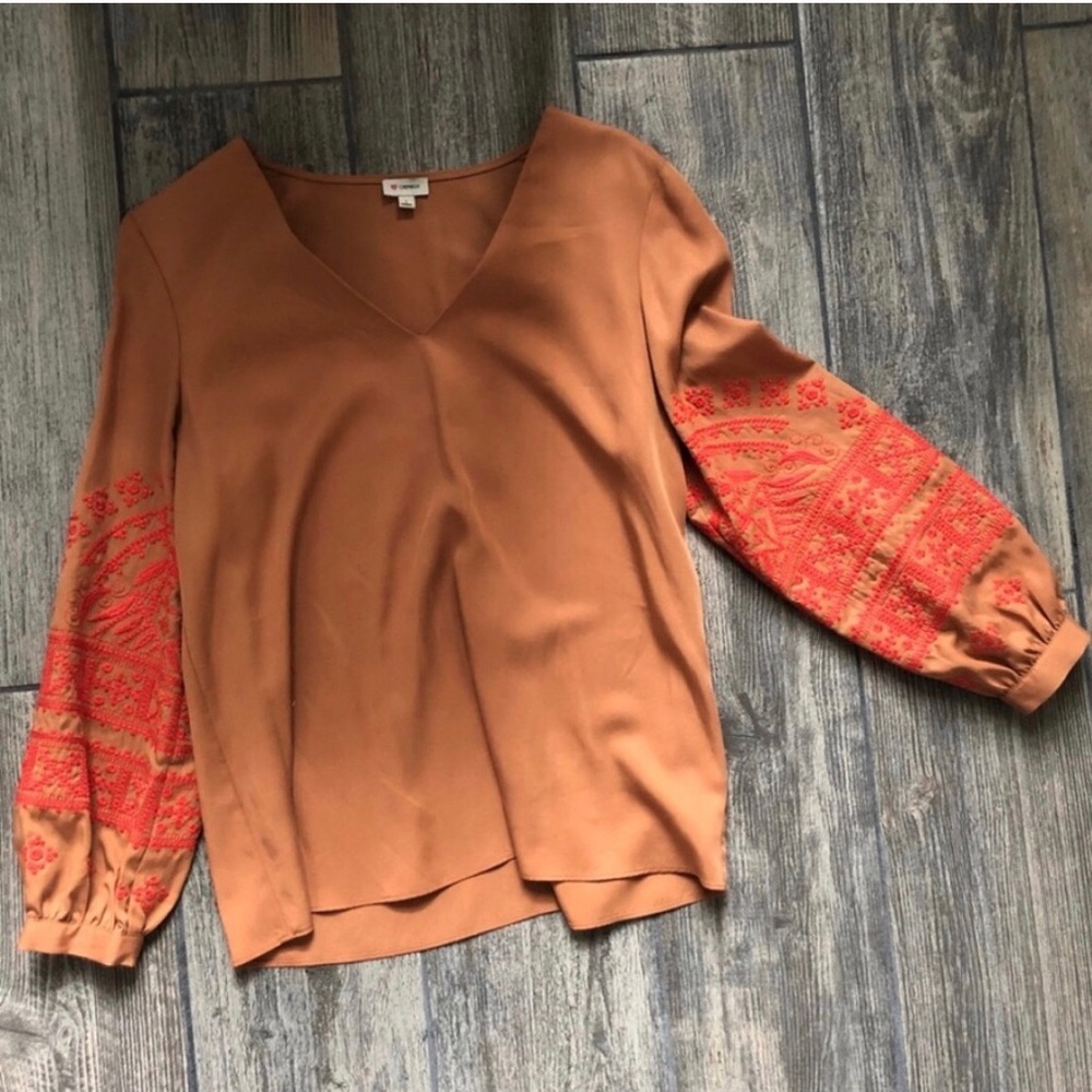 Daniel Cremieux Tan Blouse red embroidery Small
